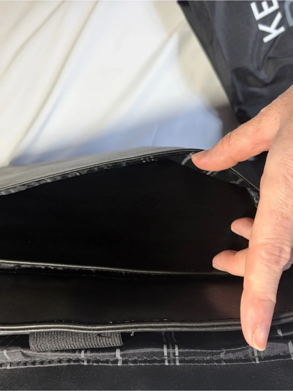 Kenneth Cole Reaction Black Vegan LeatherMessenger Bag for Men